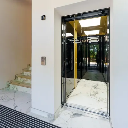 Zlota Perla Z Widokiem Na Morze By Perlowa Przystan Rent סיאנוז'טי