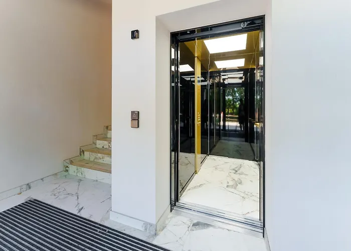 Zlota Perla Z Widokiem Na Morze By Perlowa Przystan Rent Sianozety